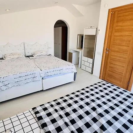 Villa Super 4 Bedroom With Pool