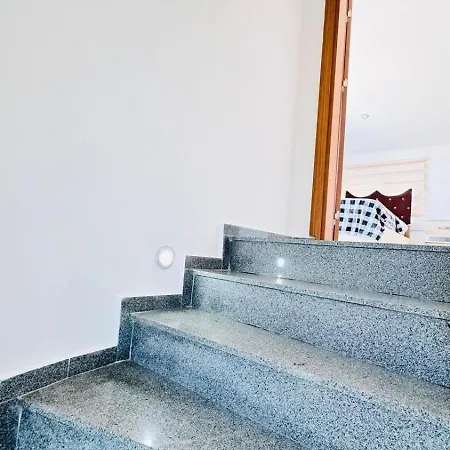 Super 4 Bedroom With Pool וילה באלאק