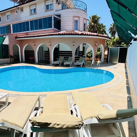 וילה Super 4 Bedroom With Pool באלאק